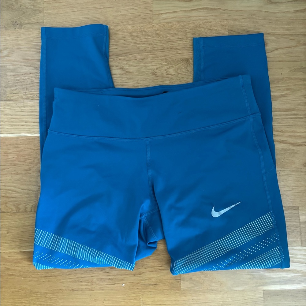Nike Cropped Leggings with Dri-Fit Fabric